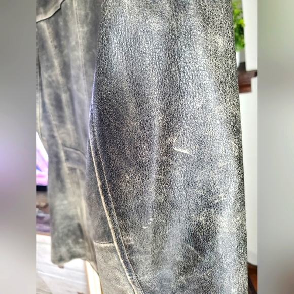 ❌️SOLD❌️ Vintage Distressed Leather Jacket - Picture 14 of 14
